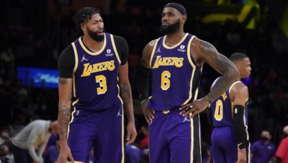 www开云com-“内忧外患”朝湖人压来，为什么韦少却一点都不慌？