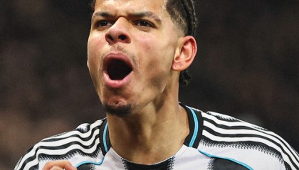 开云-1-2！英超争四乱了：卡帅首败+4队差3分，3场硬仗定曼联命运